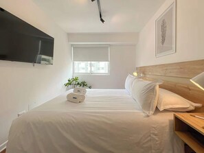 2 bedrooms, iron/ironing board, travel crib, free WiFi