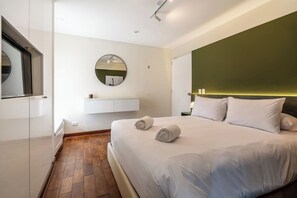 Tabla de planchar con plancha, cuna de viaje y wifi gratis 