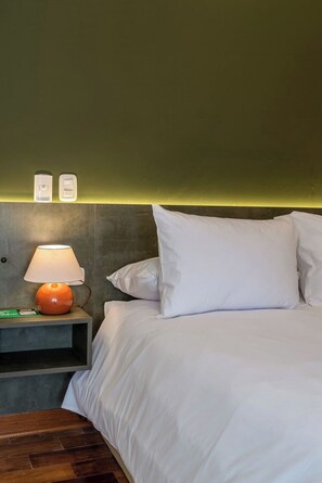 1 bedroom, iron/ironing board, travel cot, free WiFi