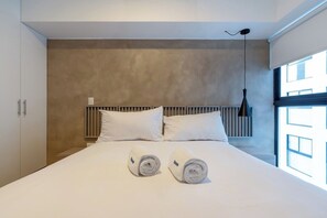 2 bedrooms, iron/ironing board, travel cot, free WiFi