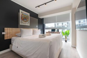 1 slaapkamer, een strijkplank/strijkijzer, reisbedje, gratis wifi