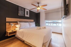 Iron/ironing board, travel cot, free WiFi, bed sheets - geko | Midnight_2BR Flat in Barranco w/balcony (Lima)