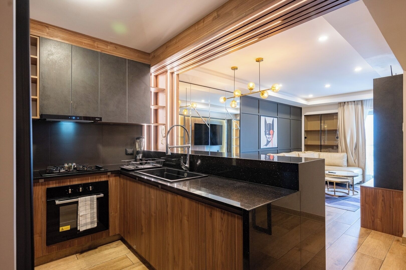 Kylskåp, mikrovågsugn, ugn och spishäll