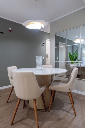 Dining - geko| Essien_ 2BR near Malecon, unbeatable area (Miraflores)