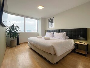 2 slaapkamers, een strijkplank/strijkijzer, reisbedje, wifi