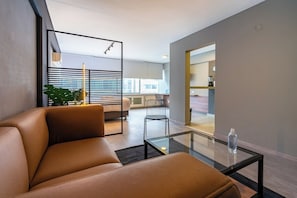 TV - geko| Prime Loft_1BR near the Financial Center (San Isidro)