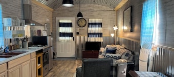 Charming tiny home in delightful Pangburn near Little Red River - pet friendly