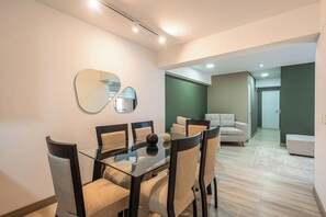 Interior - geko | Gardenia_3BR in front of Parque Kennedy (Miraflores)