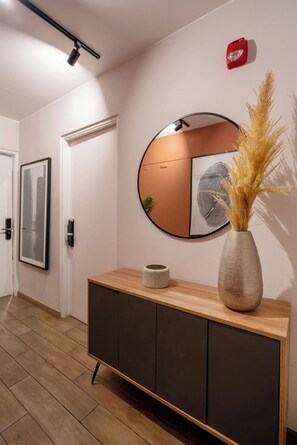 Interior - geko _Wonderland 2BR_ (Miraflores)