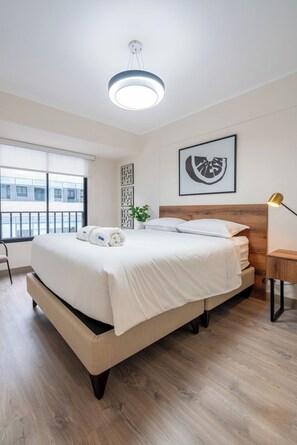 Iron/ironing board, travel cot, free WiFi, bed sheets - geko | Oliva_1BR in San Isidro, top spot (San Isidro)