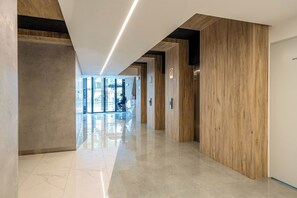 Interior - geko| Koons_1BR Apt in Miraflores w/balcony (Lima)