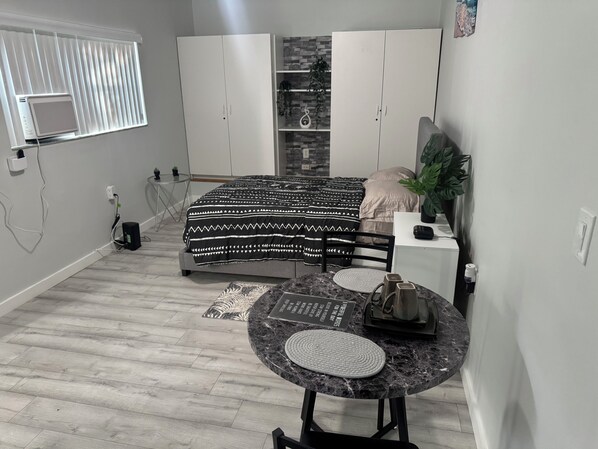 1 chambre, fer et planche à repasser, Wi-Fi