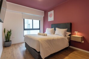 Iron/ironing board, travel crib, free WiFi, bed sheets - geko | Racoon 2BR Flat in Barranco w/balcony (Lima)