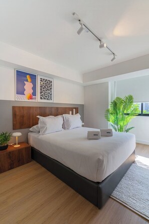 1 bedroom, iron/ironing board, WiFi, bed sheets - geko _Vanilla Sky 1BR_ (San Isidro)