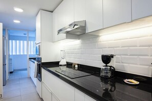 Fridge, microwave, oven, stovetop