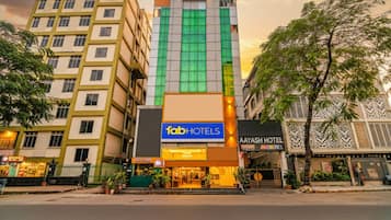 Pintu masuk properti