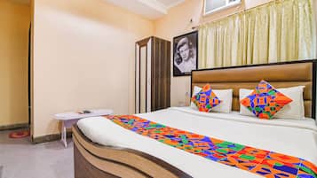 Egyptian cotton sheets, premium bedding, in-room safe, free WiFi
