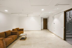 Interior - Fabexpress Aerosky Deluxe (New Delhi)