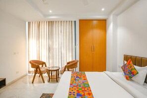 Egyptian cotton sheets, premium bedding, in-room safe, free WiFi