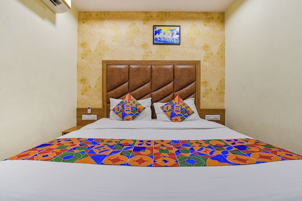 Deluxe Room | Egyptian cotton sheets, premium bedding, in-room safe, free WiFi