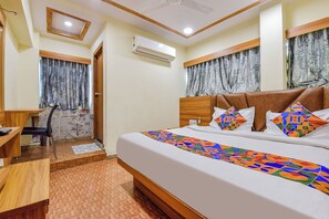 Egyptian cotton sheets, premium bedding, in-room safe, free WiFi - FabHotel Silver Inn (Ahmedabad)