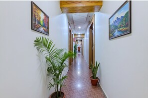 Lobby - FabHotel Silver Inn (Ahmedabad)