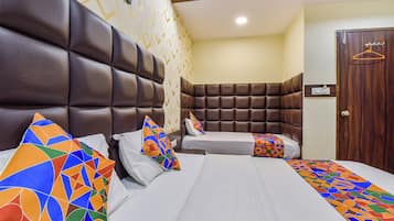 Egyptian cotton sheets, premium bedding, in-room safe, free WiFi