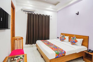 Deluxe Room | Egyptian cotton sheets, premium bedding, in-room safe, free WiFi