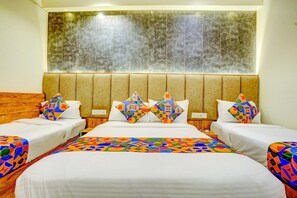 Egyptian cotton sheets, premium bedding, in-room safe, free WiFi