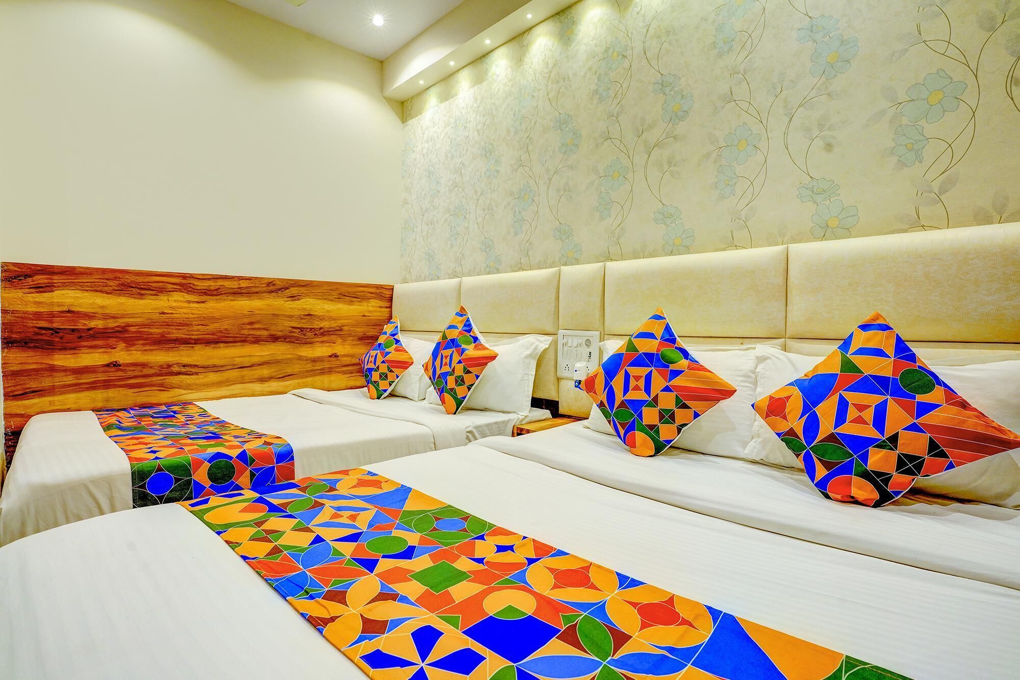 Egyptian cotton sheets, premium bedding, in-room safe, free WiFi