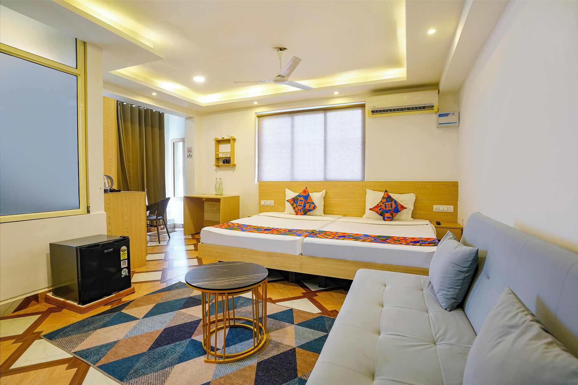 Luxury Suite | Egyptian cotton sheets, premium bedding, in-room safe, WiFi (free)