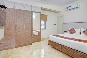 Premium Room | Egyptian cotton sheets, premium bedding, in-room safe, free WiFi