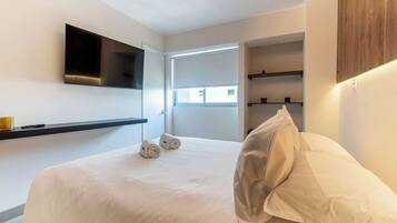 Een strijkplank/strijkijzer, reisbedje, gratis wifi, beddengoed