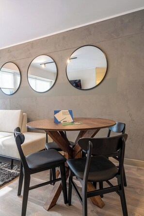 Dining - geko | Mellow _2BR in Miraflores near Kennedy park (Miraflores)