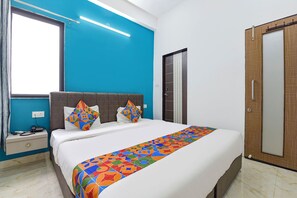 Egyptian cotton sheets, premium bedding, in-room safe, free WiFi