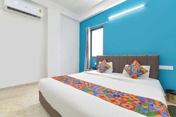 Egyptian cotton sheets, premium bedding, in-room safe, free WiFi - Fabhotel Avondale (Jaipur)