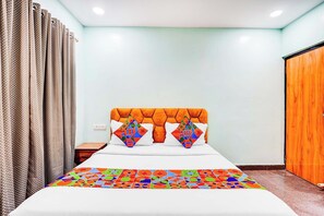 Egyptian cotton sheets, premium bedding, in-room safe, free WiFi