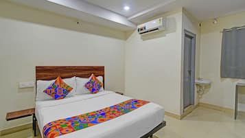 Deluxe Room | Egyptian cotton sheets, premium bedding, in-room safe, free WiFi