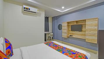 Egyptian cotton sheets, premium bedding, in-room safe, free WiFi