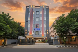 Exterior - Fabhotel The Vibe (Hyderabad)