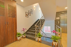 Lobby - Fabhotel The Vibe (Hyderabad)