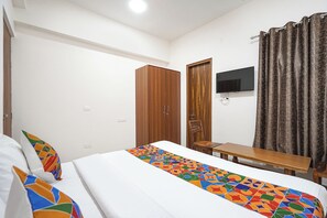 Egyptian cotton sheets, premium bedding, free WiFi, bed sheets