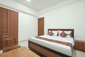 Deluxe Room | Egyptian cotton sheets, premium bedding, free WiFi, bed sheets - Fabhotel Urban Villa (Noida)
