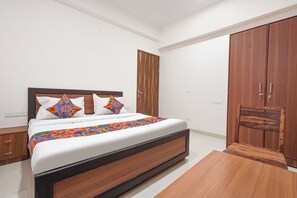 Egyptian cotton sheets, premium bedding, free WiFi, bed sheets