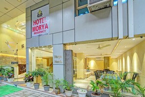 Property entrance - Fabhotel Morya Regency (Bhopal)