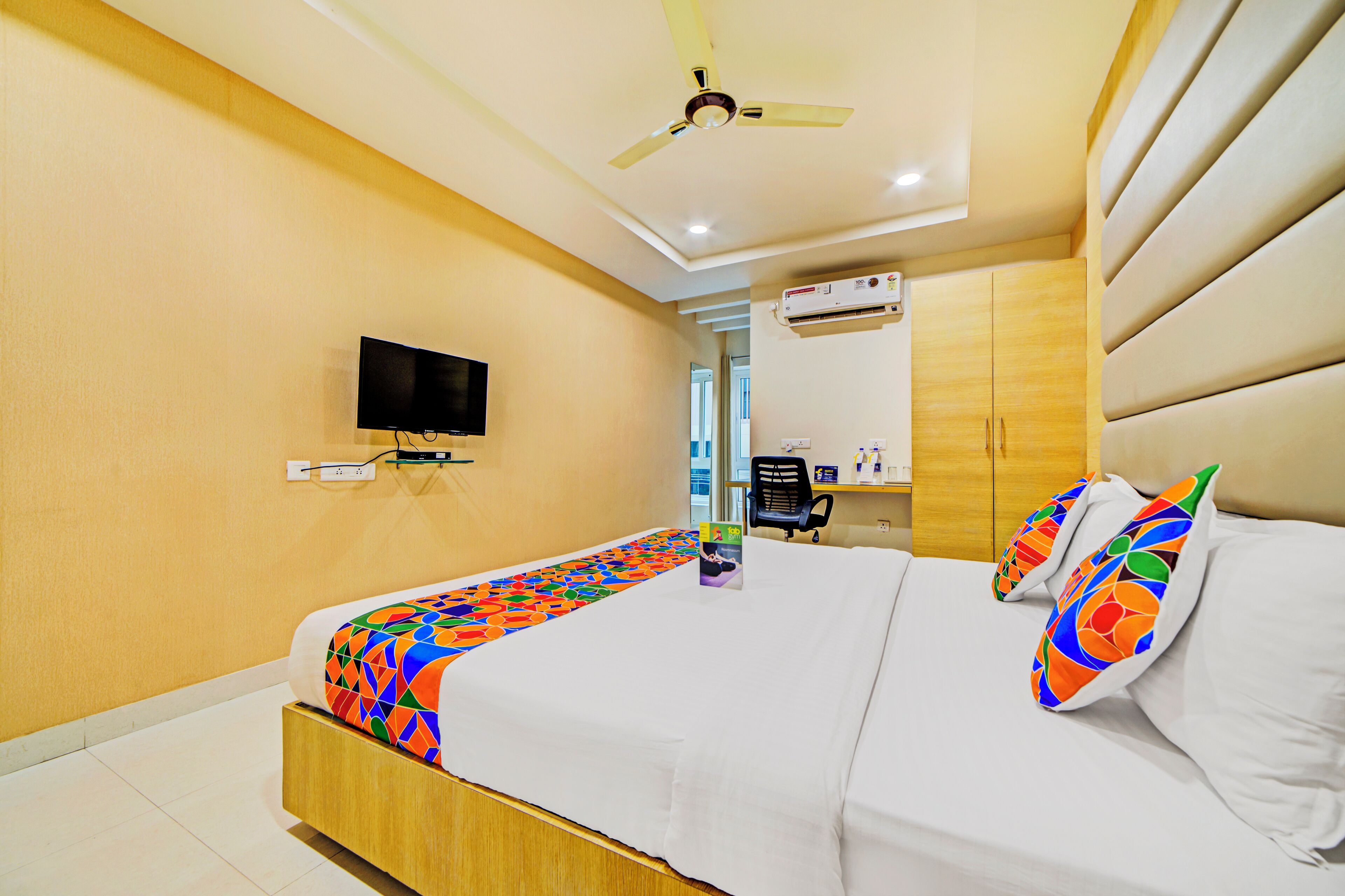 Foto - FabHotel Prime Veeraj Suites- Nr Skyview10, Lumbini Avenue, Gachibowli