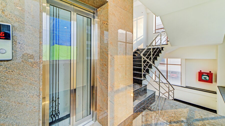 ファブホテル プライム ヴィーラージ スイーツ - ニア スカイビュー10, ルンビニ アベニュー, ガチボウリ