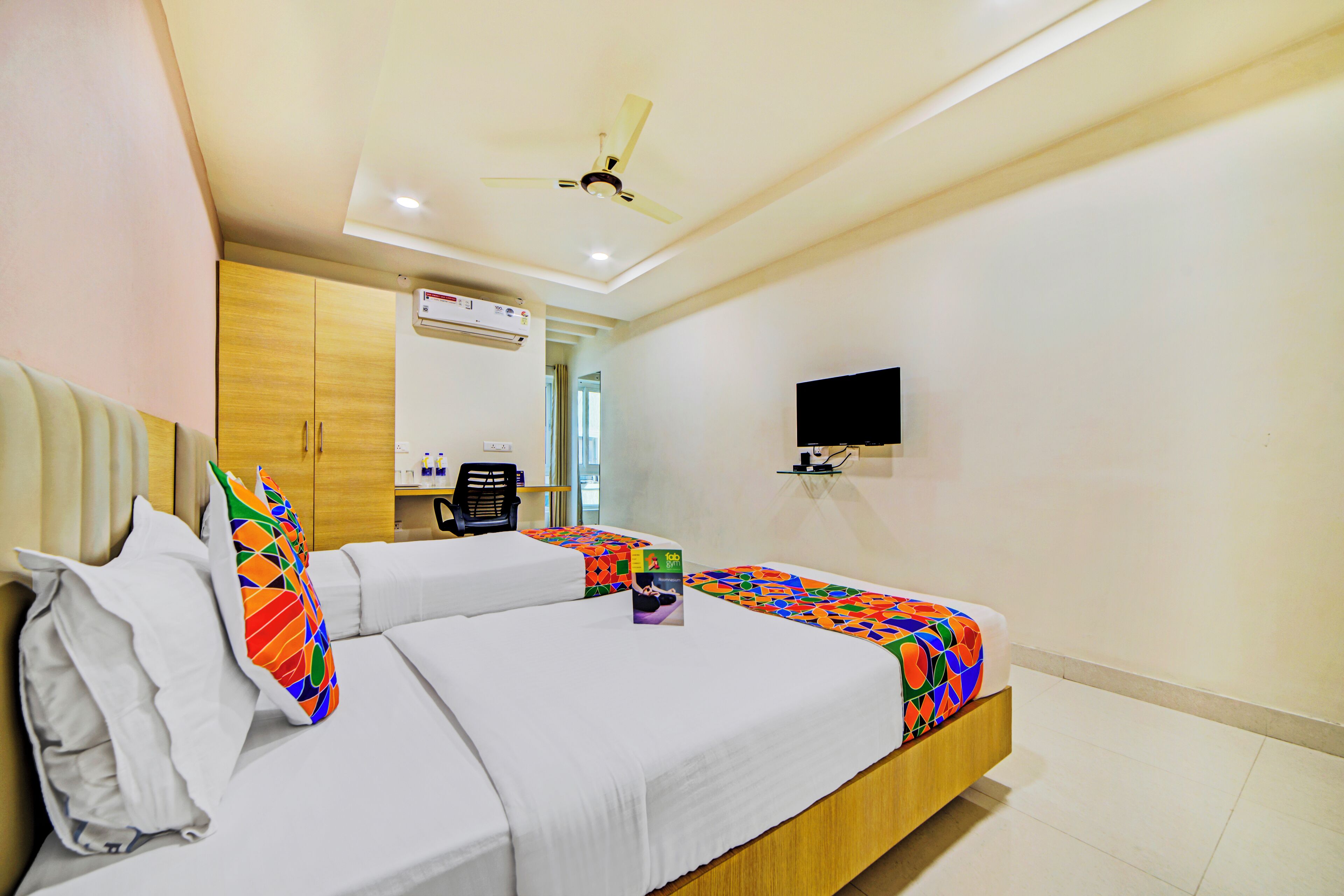 Foto - FabHotel Prime Veeraj Suites- Nr Skyview10, Lumbini Avenue, Gachibowli