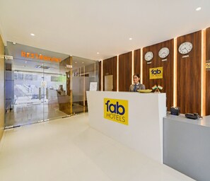 Reception - FabHotel Prime Veeraj Suites - Nr. Skyview10, Lumbini Avenue, Gachibowli (Hyderabad)