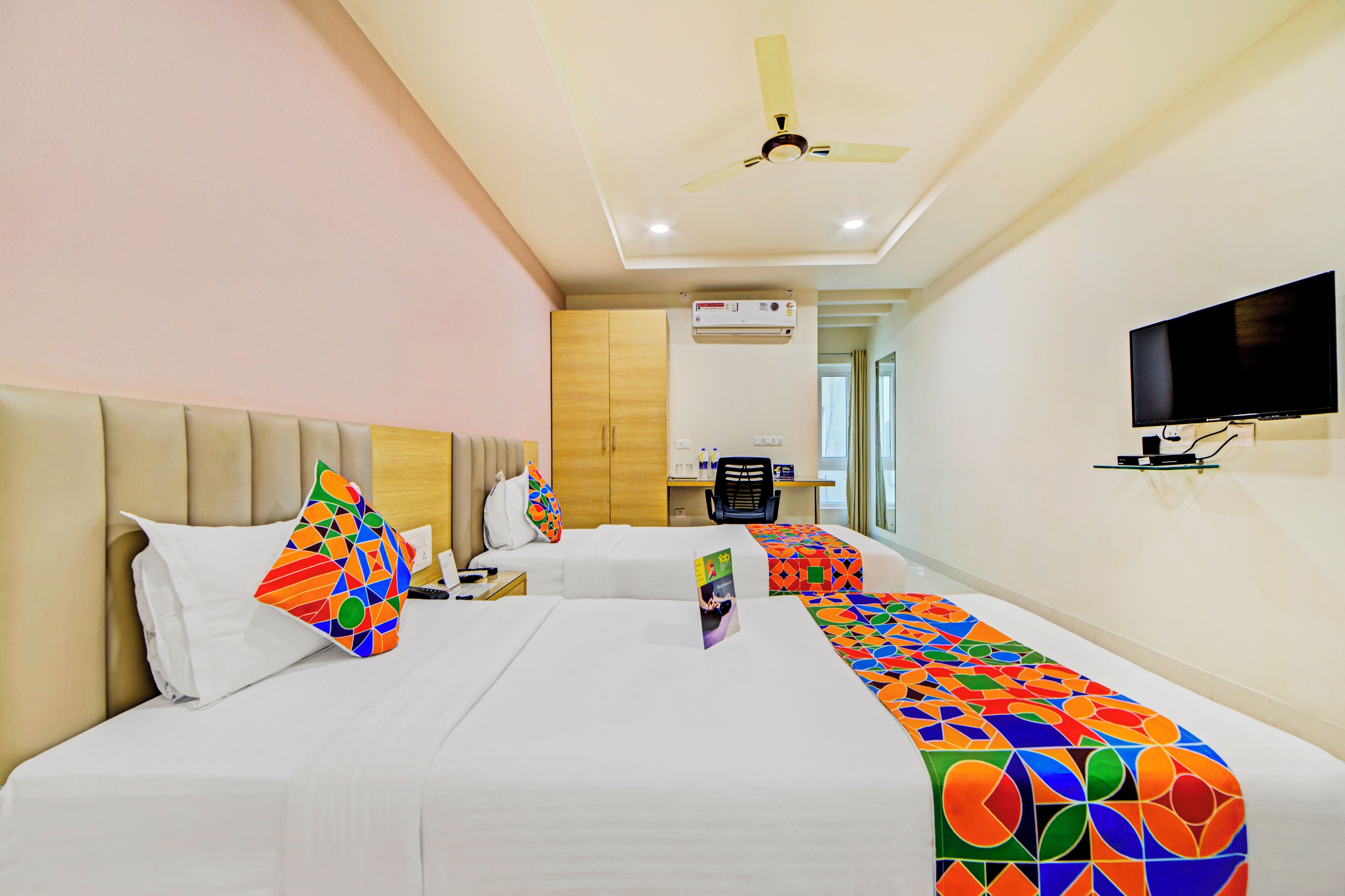 Foto - FabHotel Prime Veeraj Suites- Nr Skyview10, Lumbini Avenue, Gachibowli